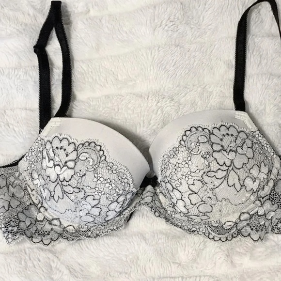 Victoria Secret Angel Bra 34D - Picture 6 of 15